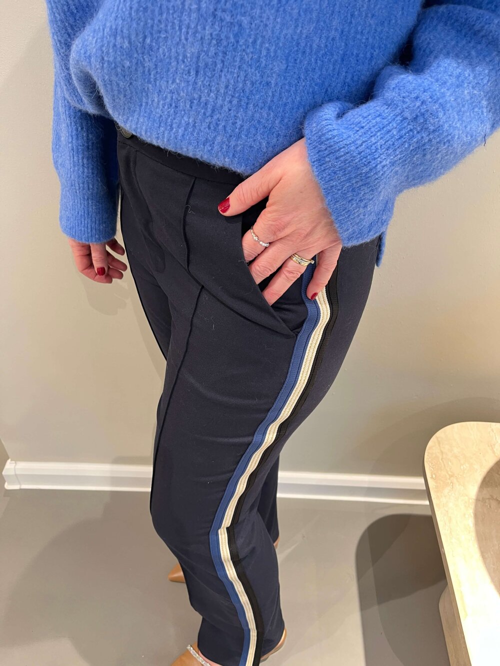 Mos Mosh - MMHannah Caia Bukser