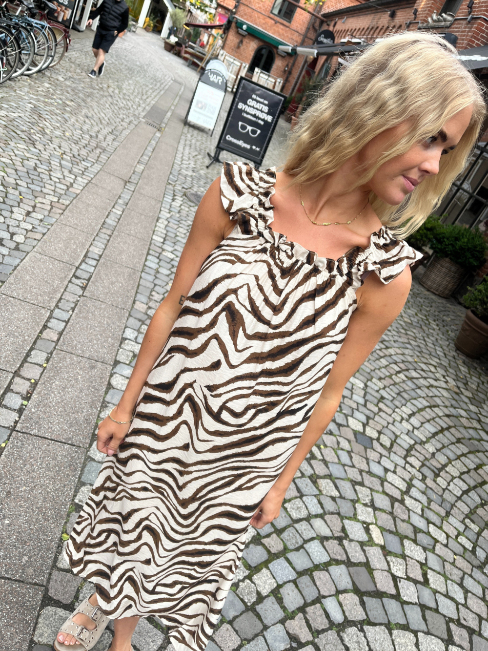 Continue - Sasha zebra Kjole