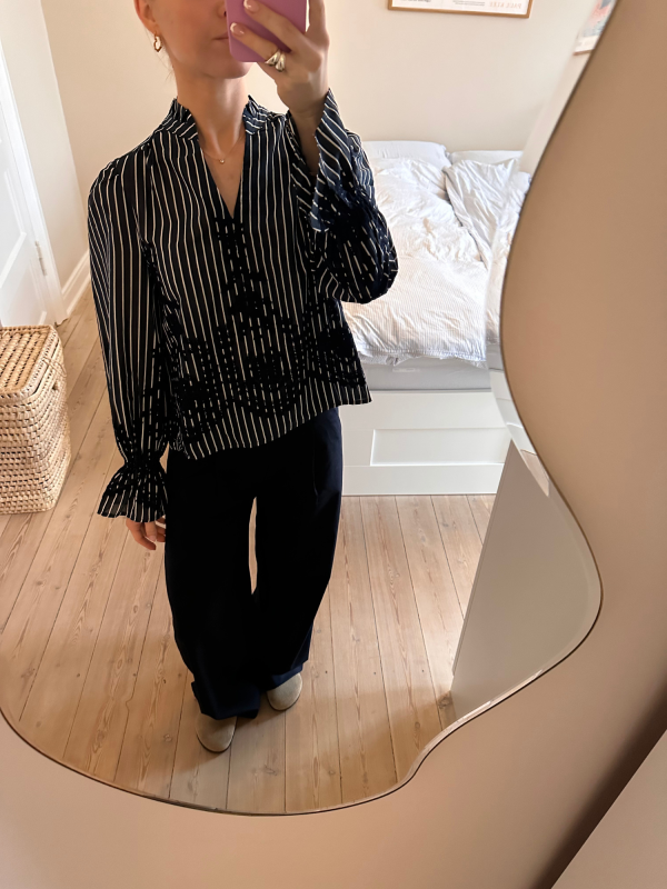 Neo Noir - Amara Stripe Emb Bluse