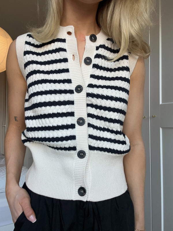 Modström - Ulvamd strik vest