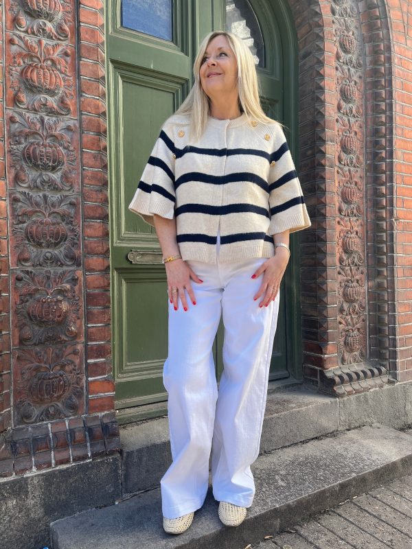 Continue - Louis Cape Stripe