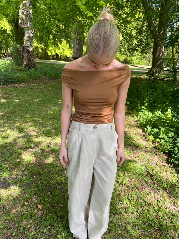 Modström - Himamd off-shoulder top