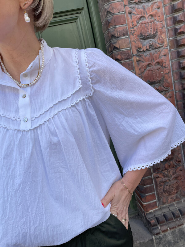 Continue - Isa Bluse